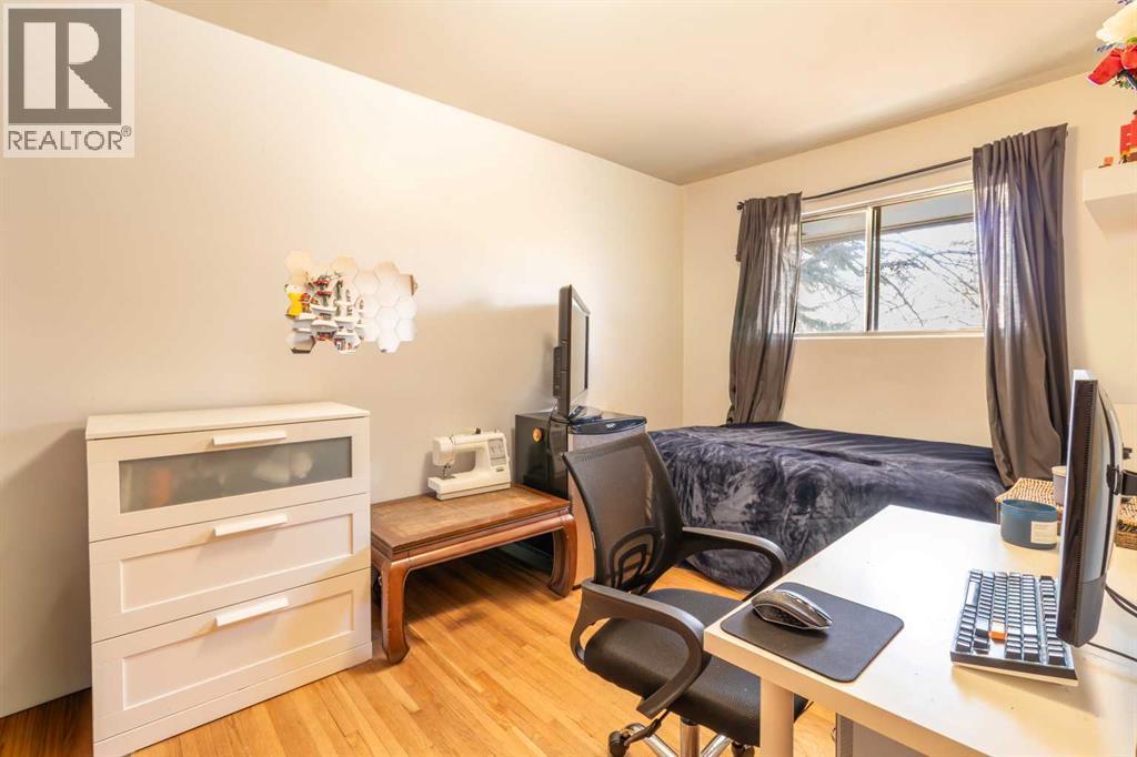 967 Northmount Drive Nw, Calgary, Alberta  T2L 0B1 - Photo 8 - A2296549