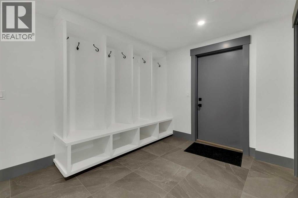 30 Roselawn Crescent Nw, Calgary, Alberta  T2K 1K6 - Photo 45 - A2296751