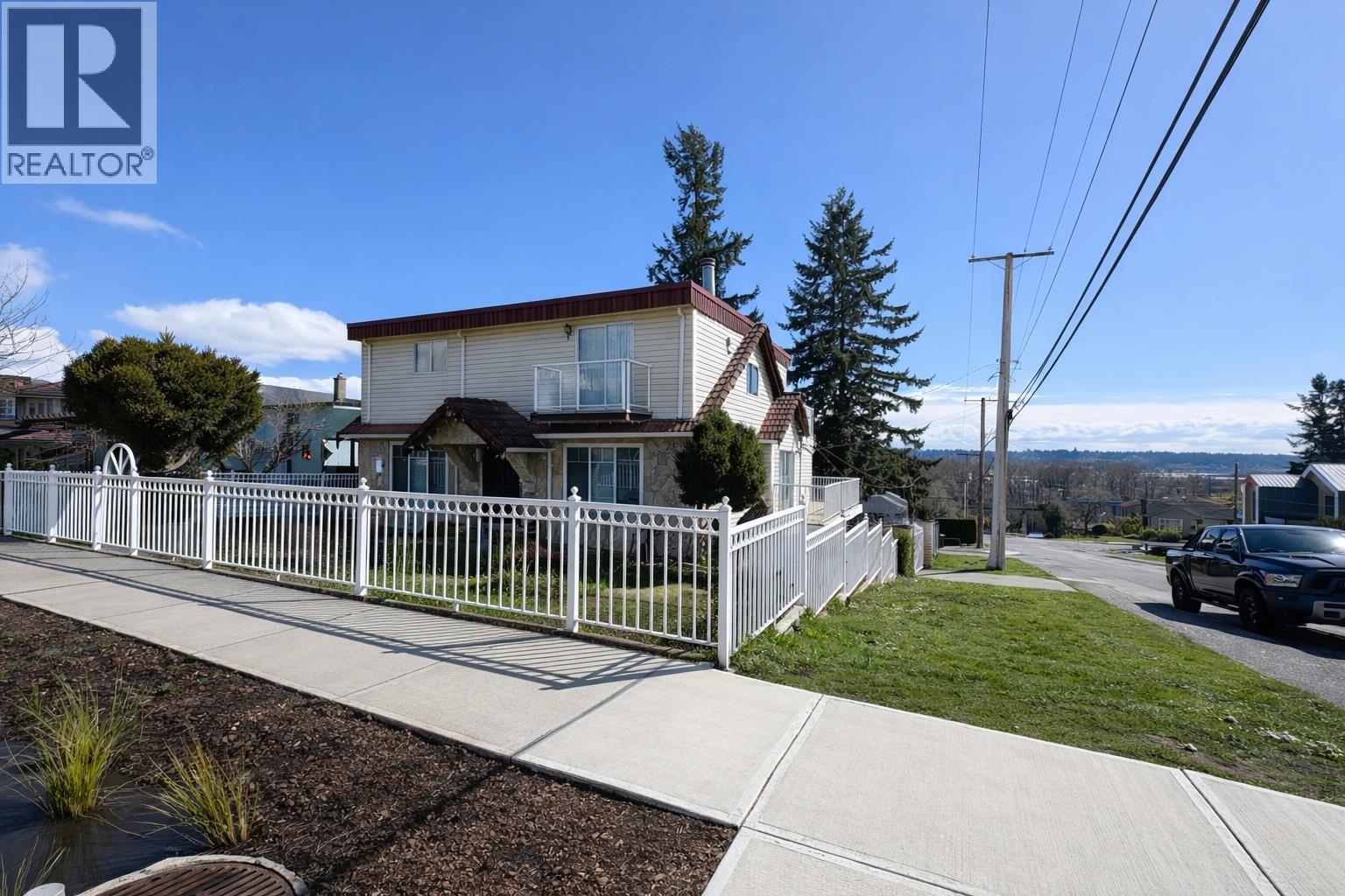 1728 Seventh Avenue, New Westminster, British Columbia  V3M 2K8 - Photo 4 - R3106284