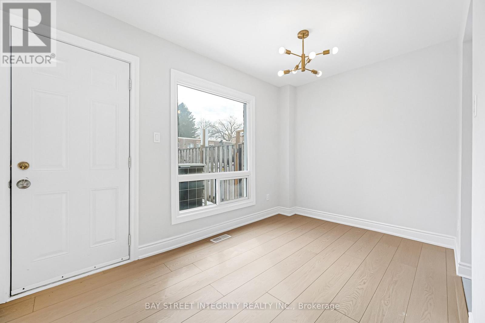 41 Elsa Vine Way, Toronto, Ontario  M2J 4H8 - Photo 11 - C12948740