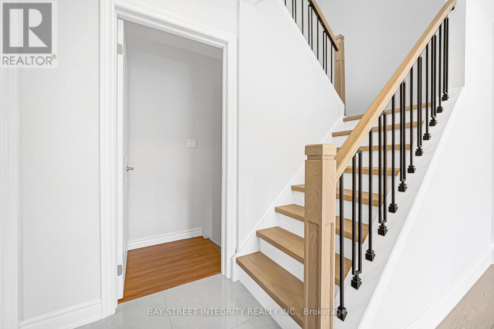 41 Elsa Vine Way, Toronto, Ontario  M2J 4H8 - Photo 20 - C12948740