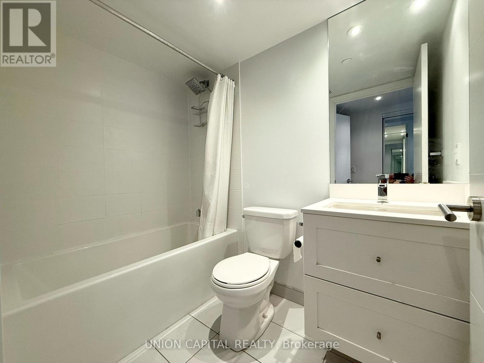 1008 - 525 Adelaide Street W, Toronto, Ontario  M5V 0N7 - Photo 15 - C12948744