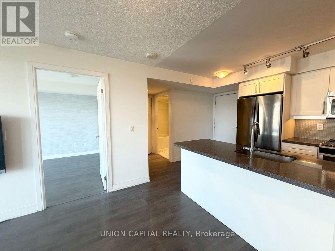 1008 - 525 Adelaide Street W, Toronto, Ontario  M5V 0N7 - Photo 3 - C12948744