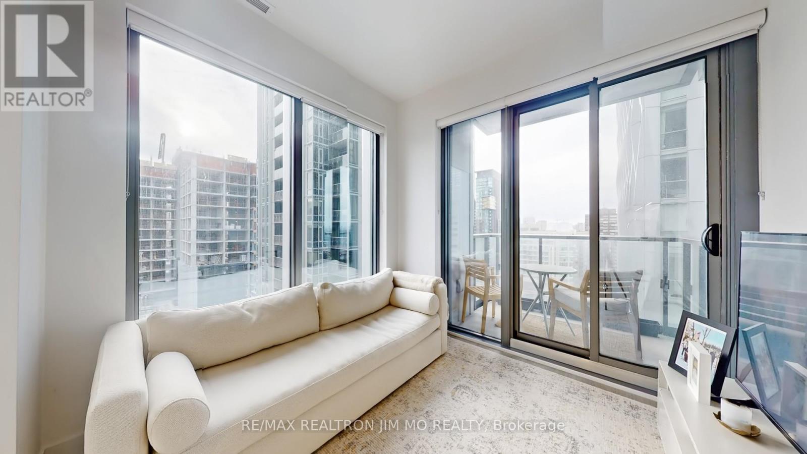 1602 - 8 Cumberland Street, Toronto, Ontario  M4W 0B6 - Photo 10 - C12948756