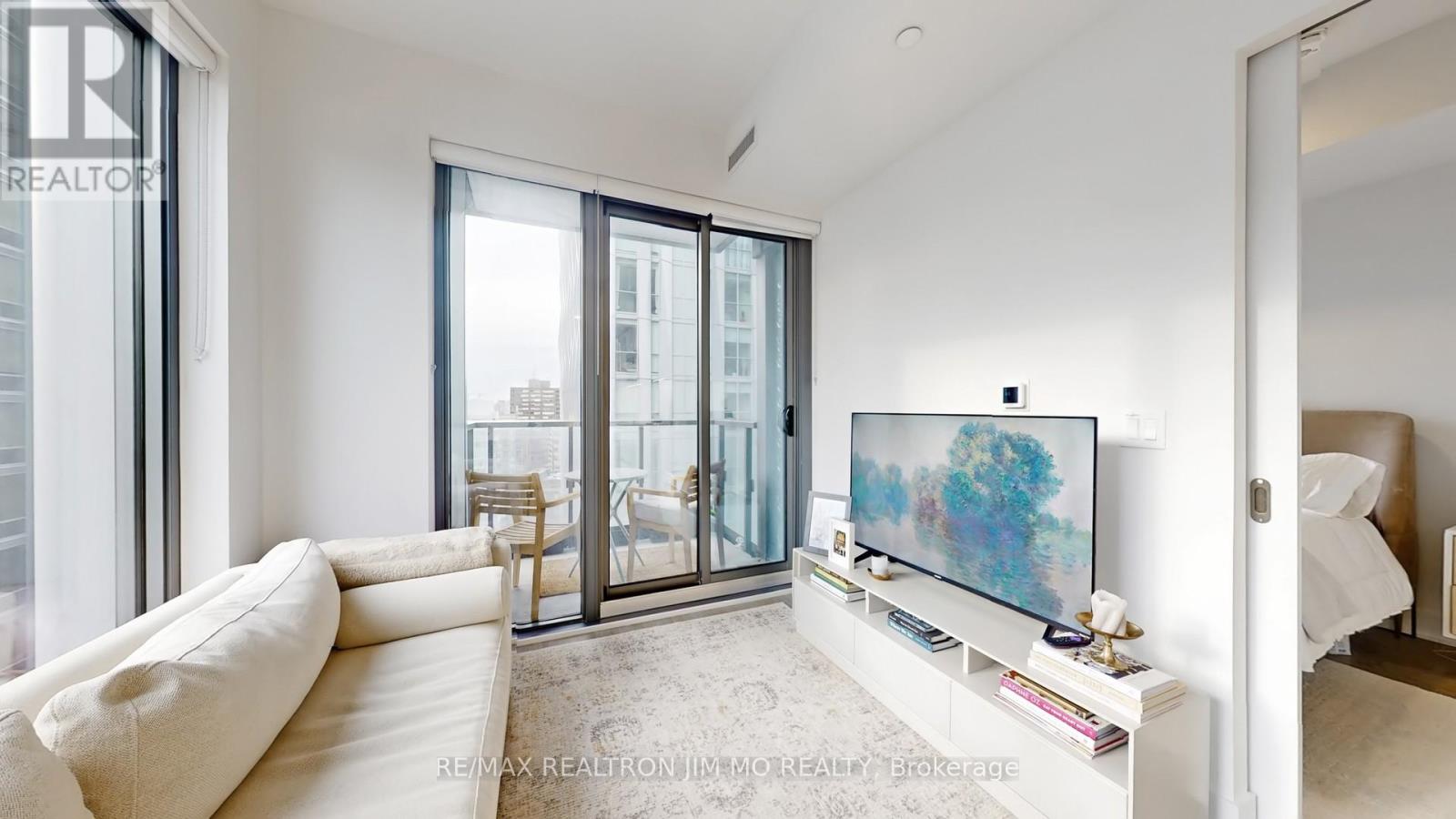 1602 - 8 Cumberland Street, Toronto, Ontario  M4W 0B6 - Photo 11 - C12948756