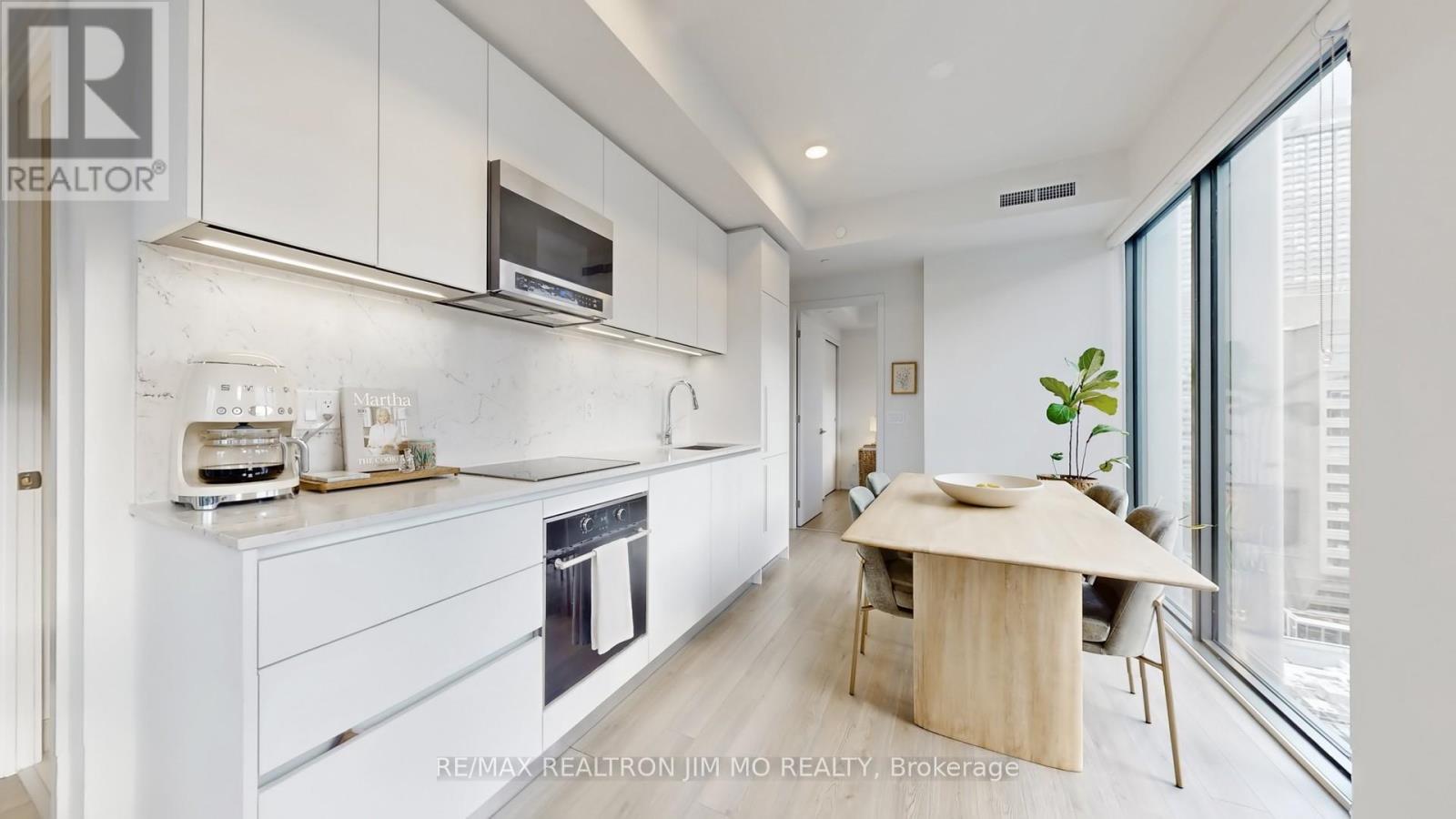 1602 - 8 Cumberland Street, Toronto, Ontario  M4W 0B6 - Photo 15 - C12948756