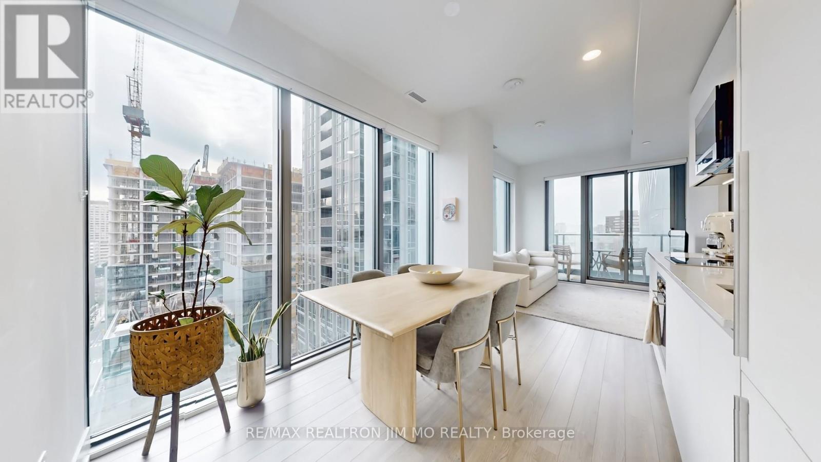 1602 - 8 Cumberland Street, Toronto, Ontario  M4W 0B6 - Photo 17 - C12948756