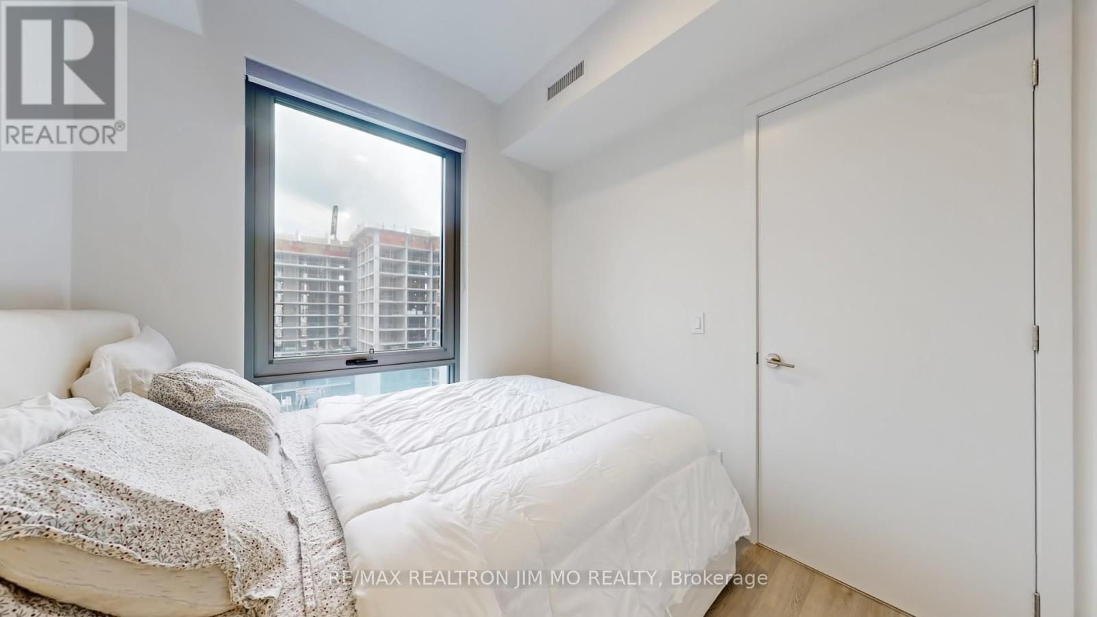 1602 - 8 Cumberland Street, Toronto, Ontario  M4W 0B6 - Photo 26 - C12948756