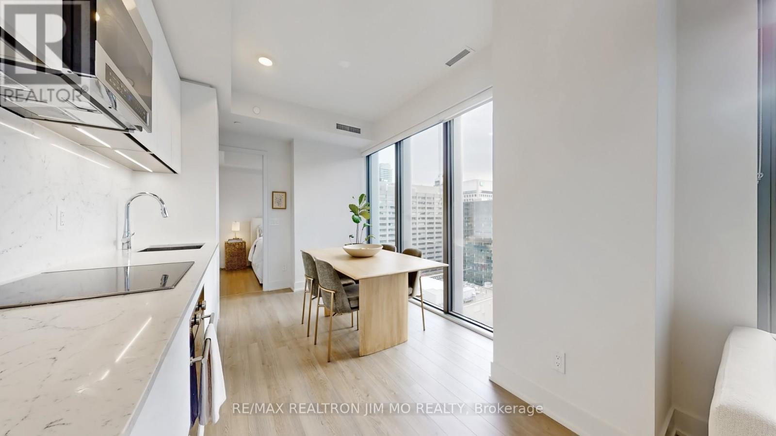 1602 - 8 Cumberland Street, Toronto, Ontario  M4W 0B6 - Photo 16 - C12948768