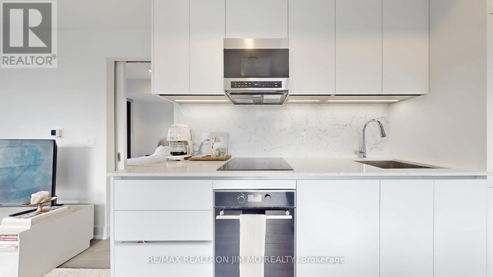 1602 - 8 Cumberland Street, Toronto, Ontario  M4W 0B6 - Photo 19 - C12948768