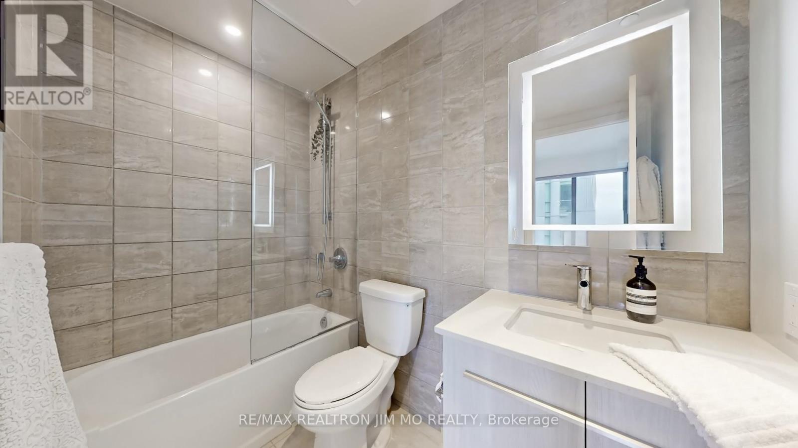 1602 - 8 Cumberland Street, Toronto, Ontario  M4W 0B6 - Photo 23 - C12948768