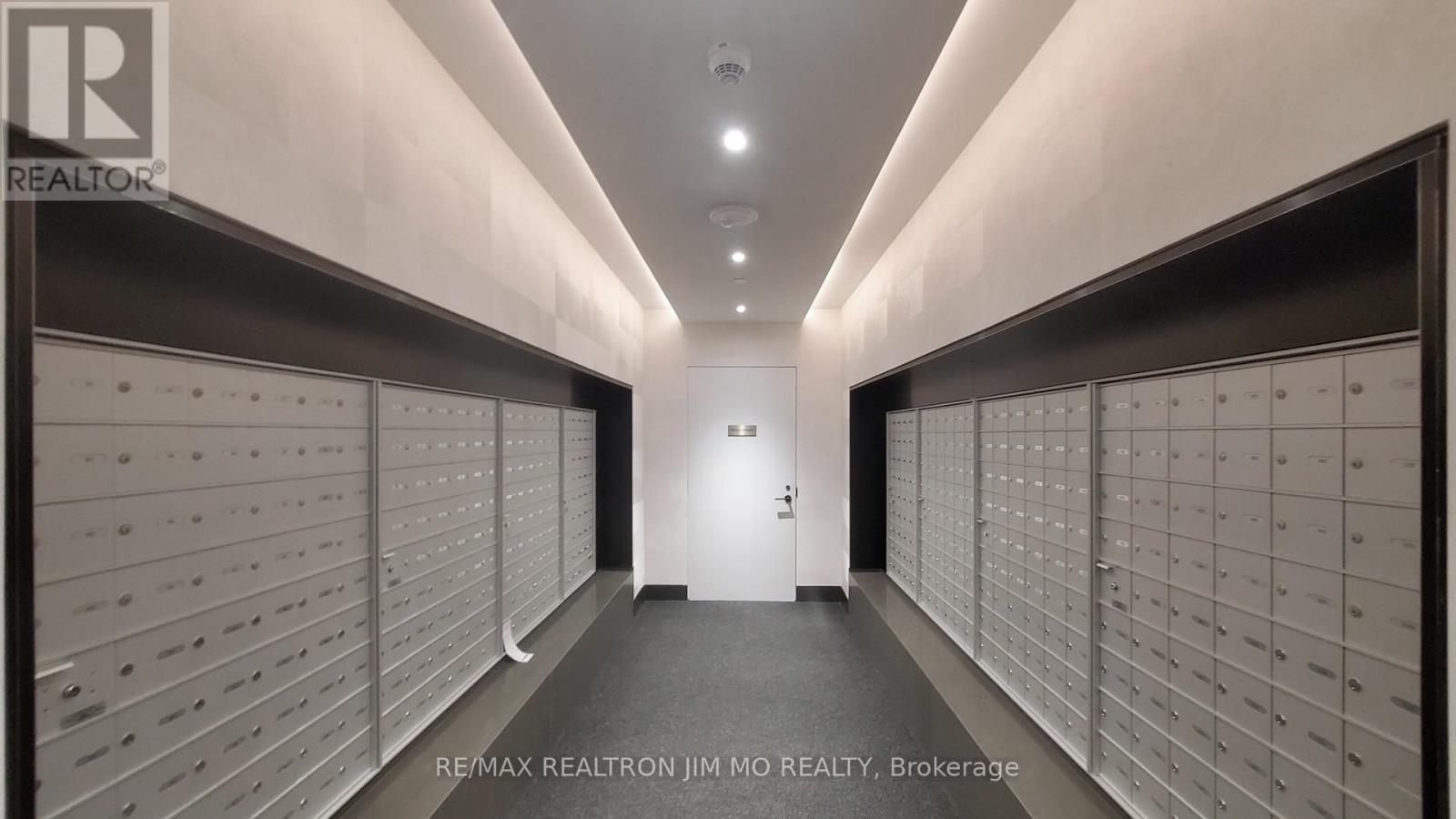 1602 - 8 Cumberland Street, Toronto, Ontario  M4W 0B6 - Photo 34 - C12948768