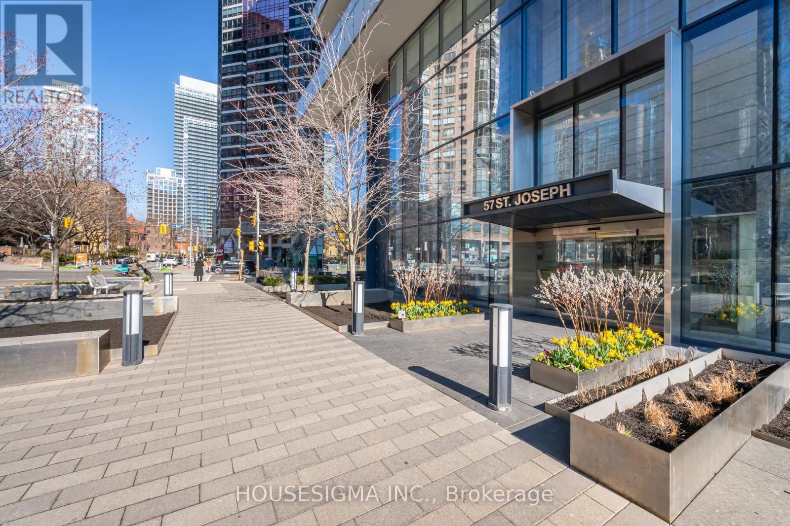 1315 - 57 St Joseph Street, Toronto, Ontario  M5S 0C5 - Photo 2 - C12948790