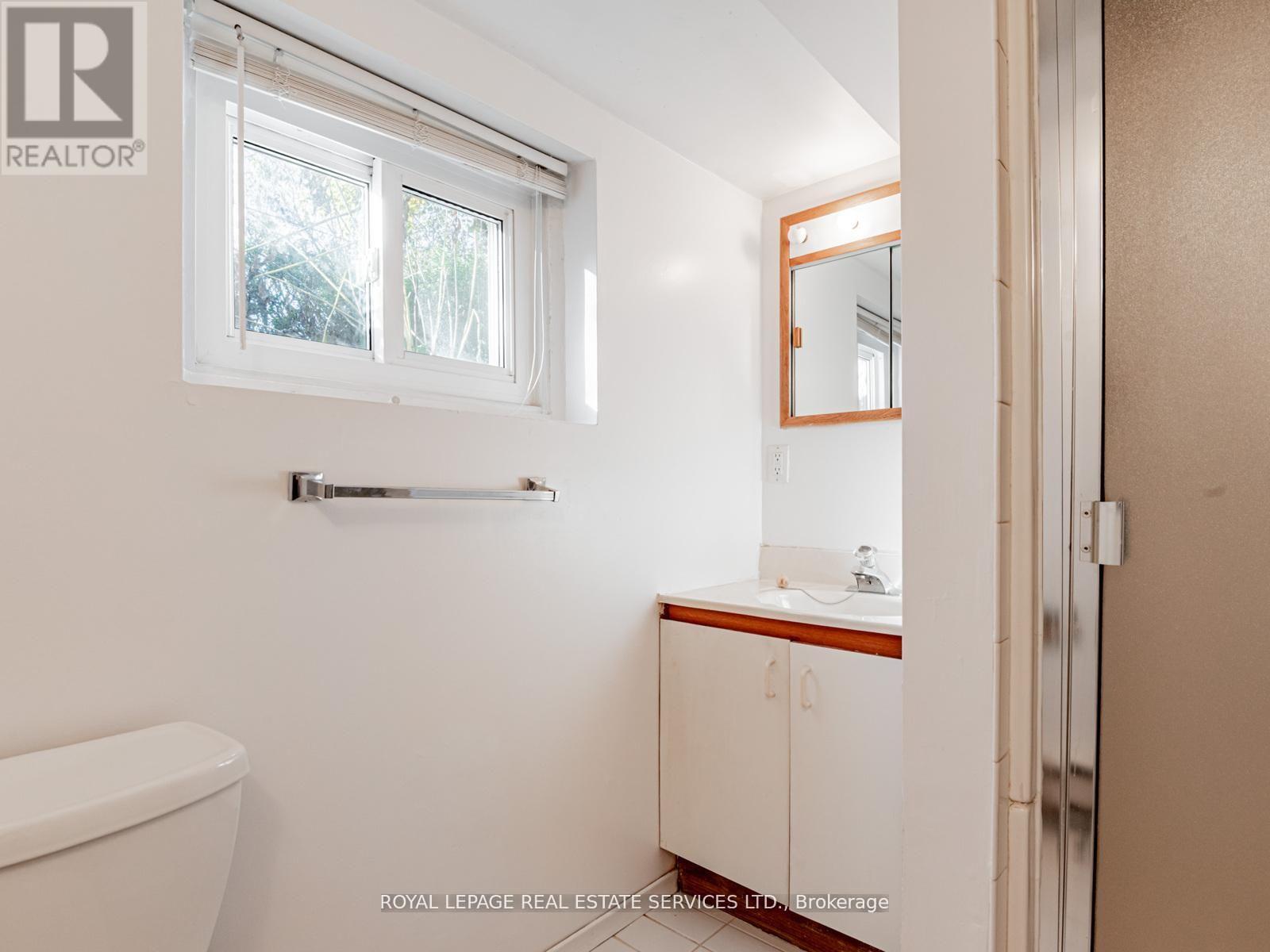 7 Duplex Crescent, Toronto, Ontario  M5P 1J1 - Photo 32 - C12948796