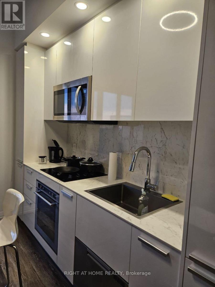 1115 - 75 Canterbury Place E, Toronto, Ontario  M2N 0L2 - Photo 6 - C12948808