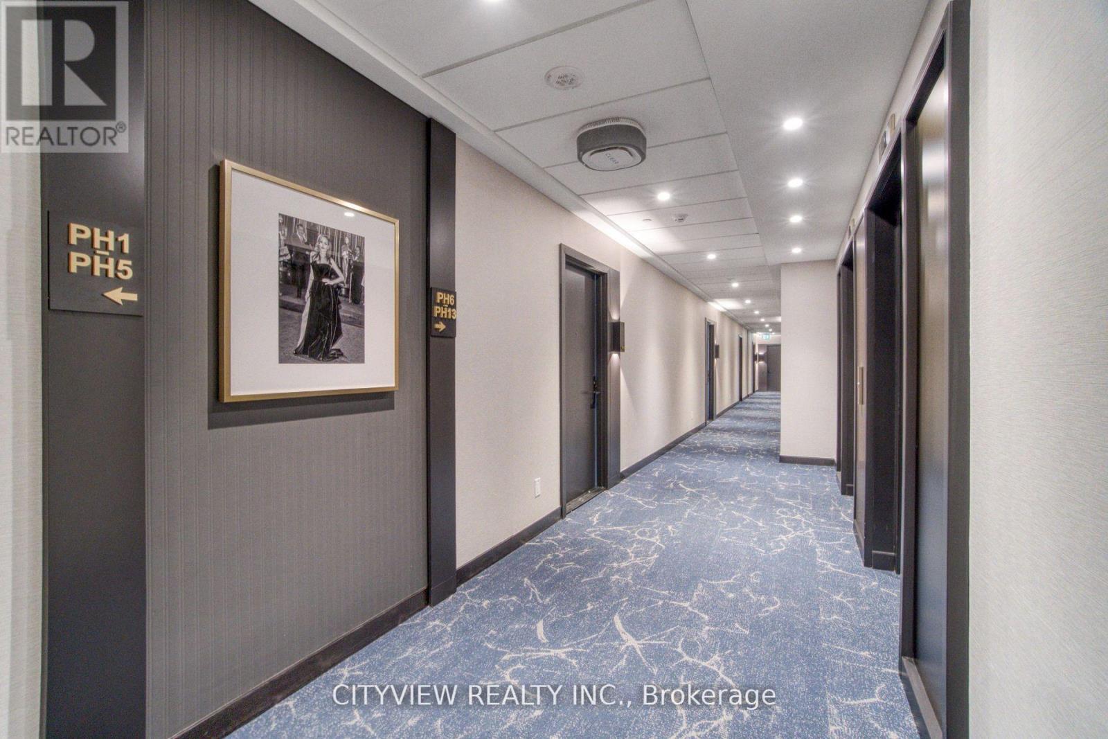 Ph10 - 500 Dupont Street, Toronto, Ontario  M6G 1Y7 - Photo 7 - C12948810