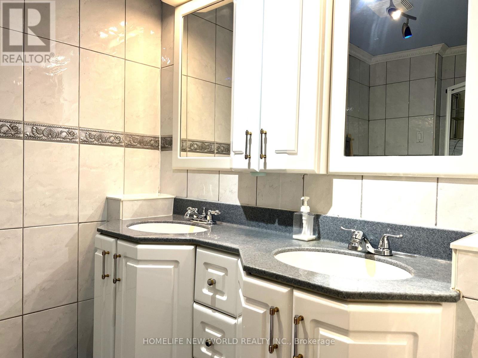 28 Greyhound Drive, Toronto, Ontario  M2H 1K3 - Photo 14 - C12948814