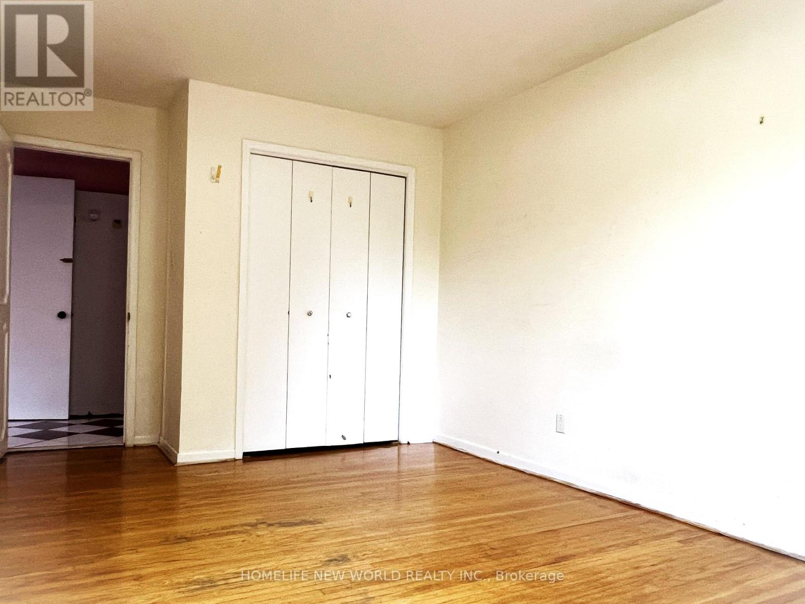 28 Greyhound Drive, Toronto, Ontario  M2H 1K3 - Photo 17 - C12948814