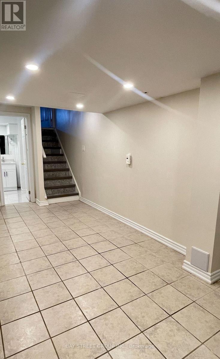 148 Trail Ridge Lane, Markham, Ontario  L6C 2C5 - Photo 14 - N12948746