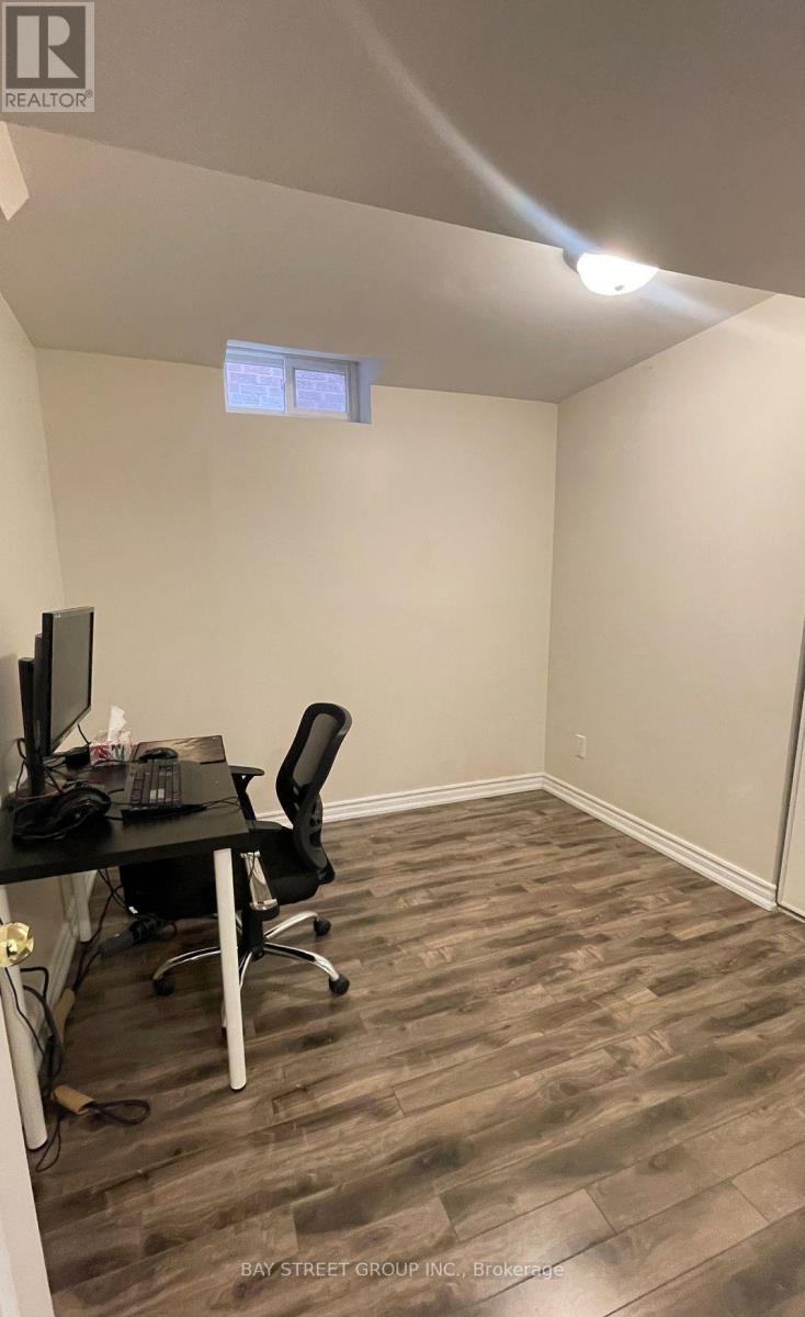 148 Trail Ridge Lane, Markham, Ontario  L6C 2C5 - Photo 4 - N12948746