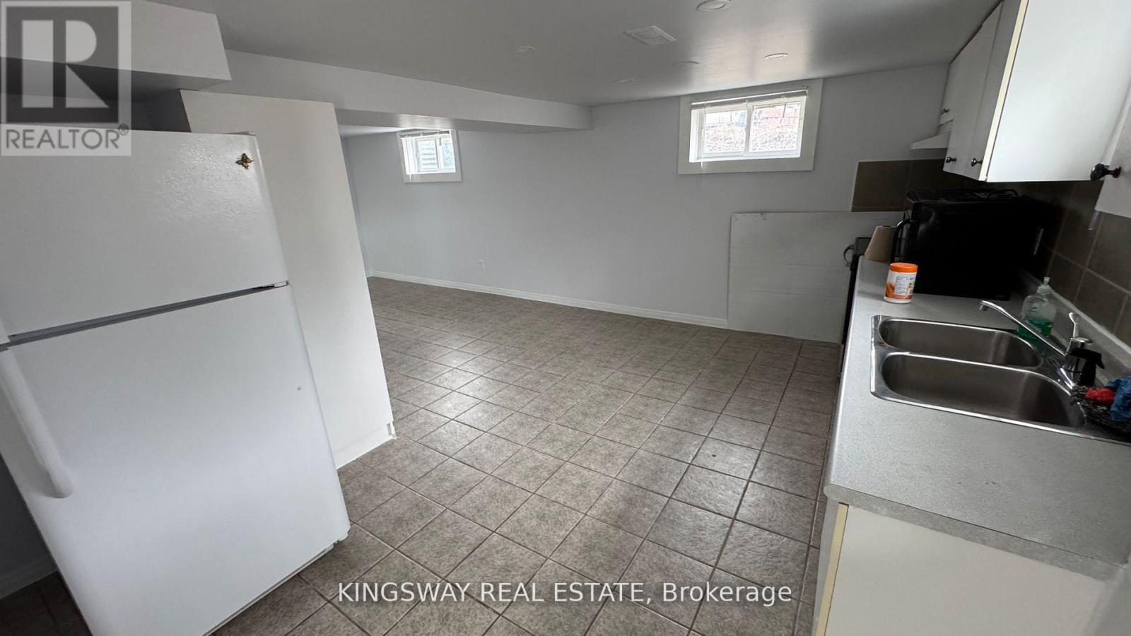 (Lower Level 1) - 65 Park Crescent, Richmond Hill, Ontario  L4E 3J5 - Photo 3 - N12948754