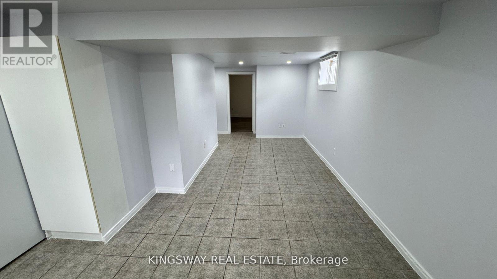 (Lower Level 1) - 65 Park Crescent, Richmond Hill, Ontario  L4E 3J5 - Photo 4 - N12948754