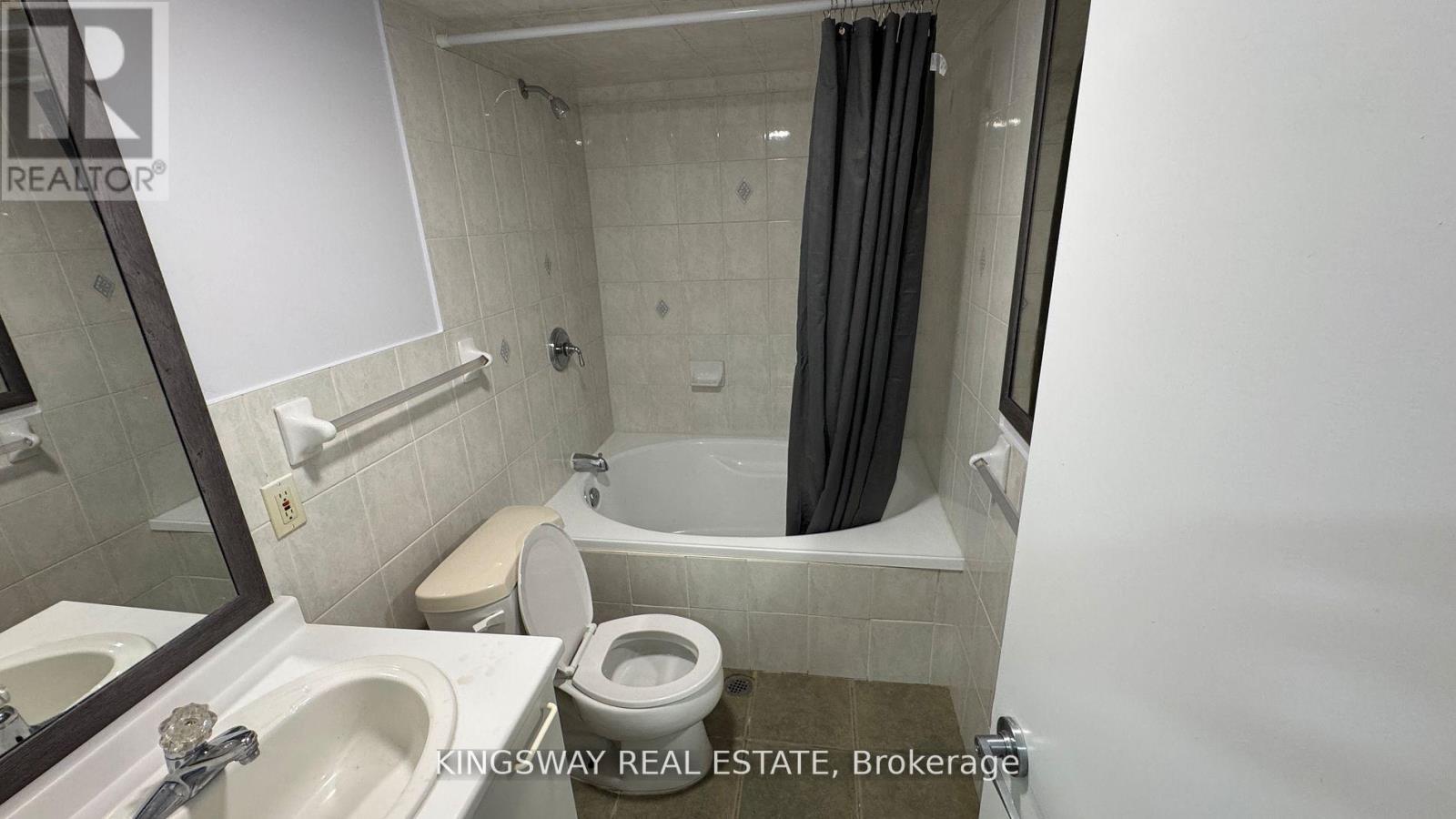 (Lower Level 1) - 65 Park Crescent, Richmond Hill, Ontario  L4E 3J5 - Photo 7 - N12948754