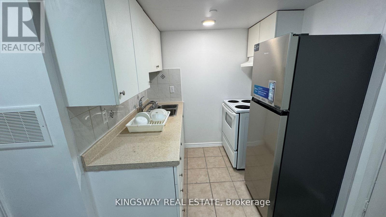 (Lower Level 2) - 65 Park Crescent, Richmond Hill, Ontario  L4E 3J5 - Photo 3 - N12948758