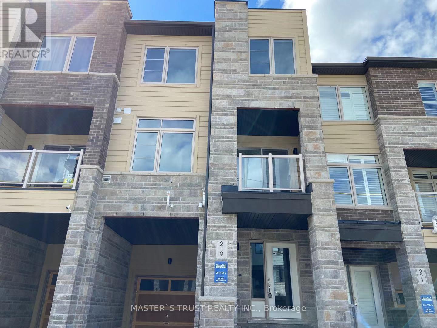 219 VIVANT STREET, Newmarket, Ontario