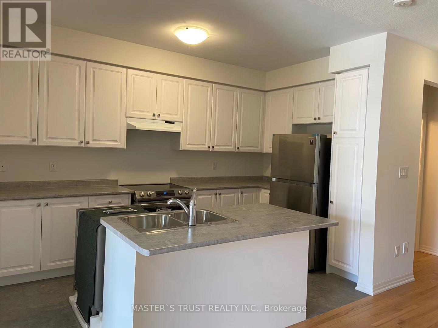 219 Vivant Street, Newmarket, Ontario  L3X 0K7 - Photo 10 - N12948776