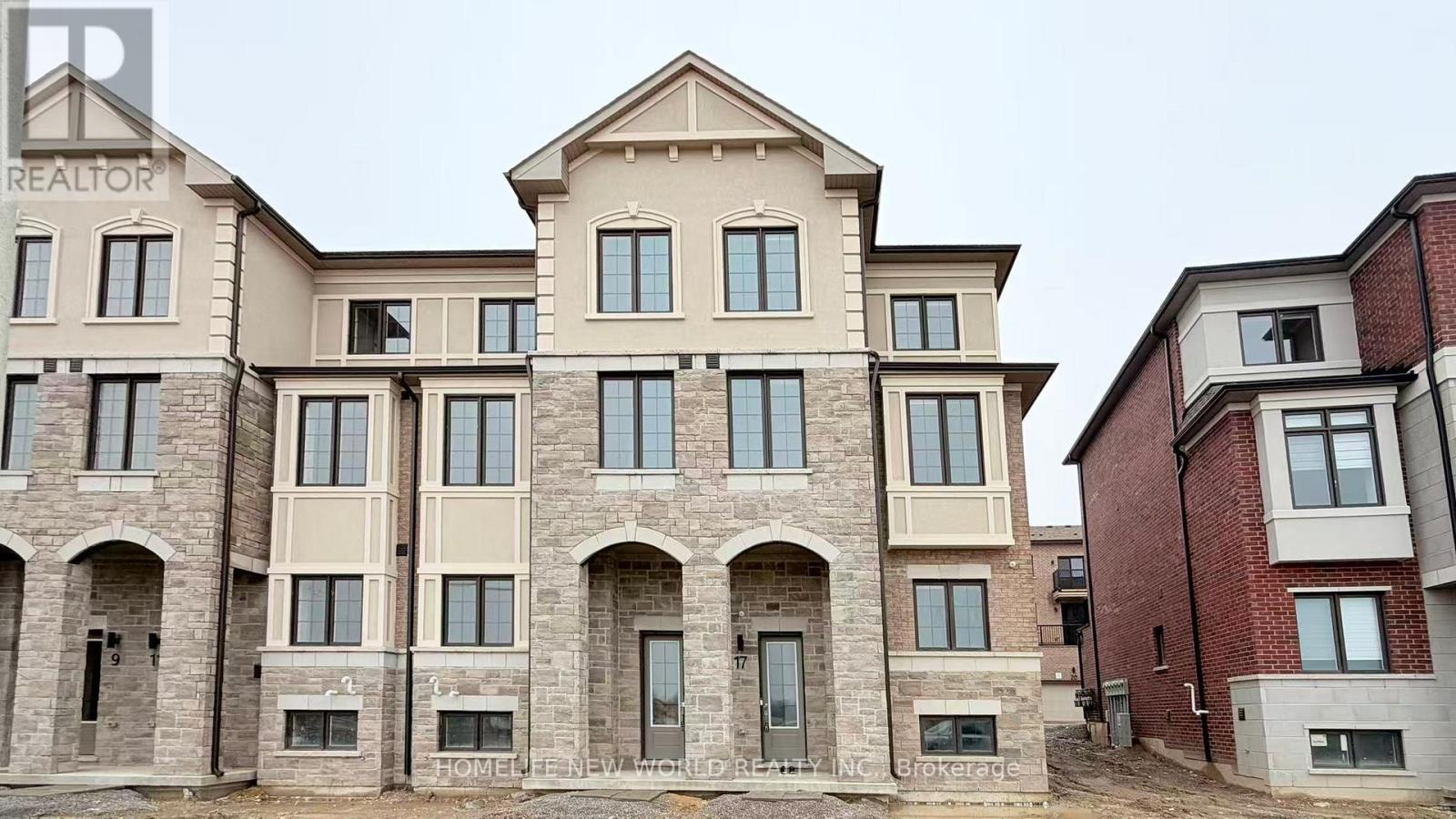 17 BULLATA LANE, Richmond Hill, Ontario