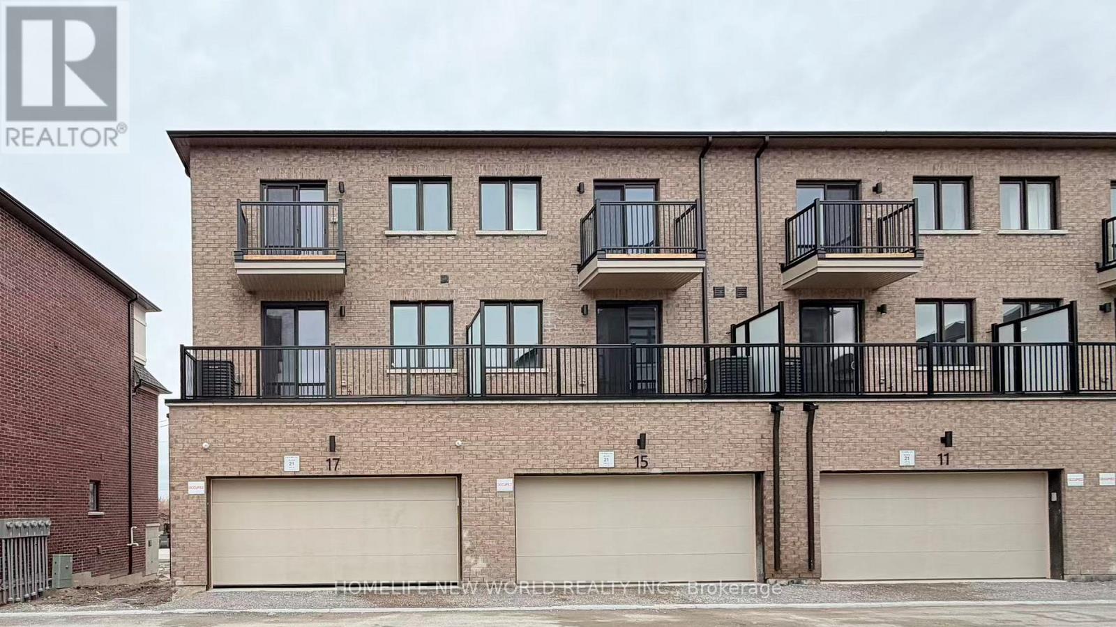 17 Bullata Lane, Richmond Hill, Ontario  L4B 0J7 - Photo 4 - N12948794