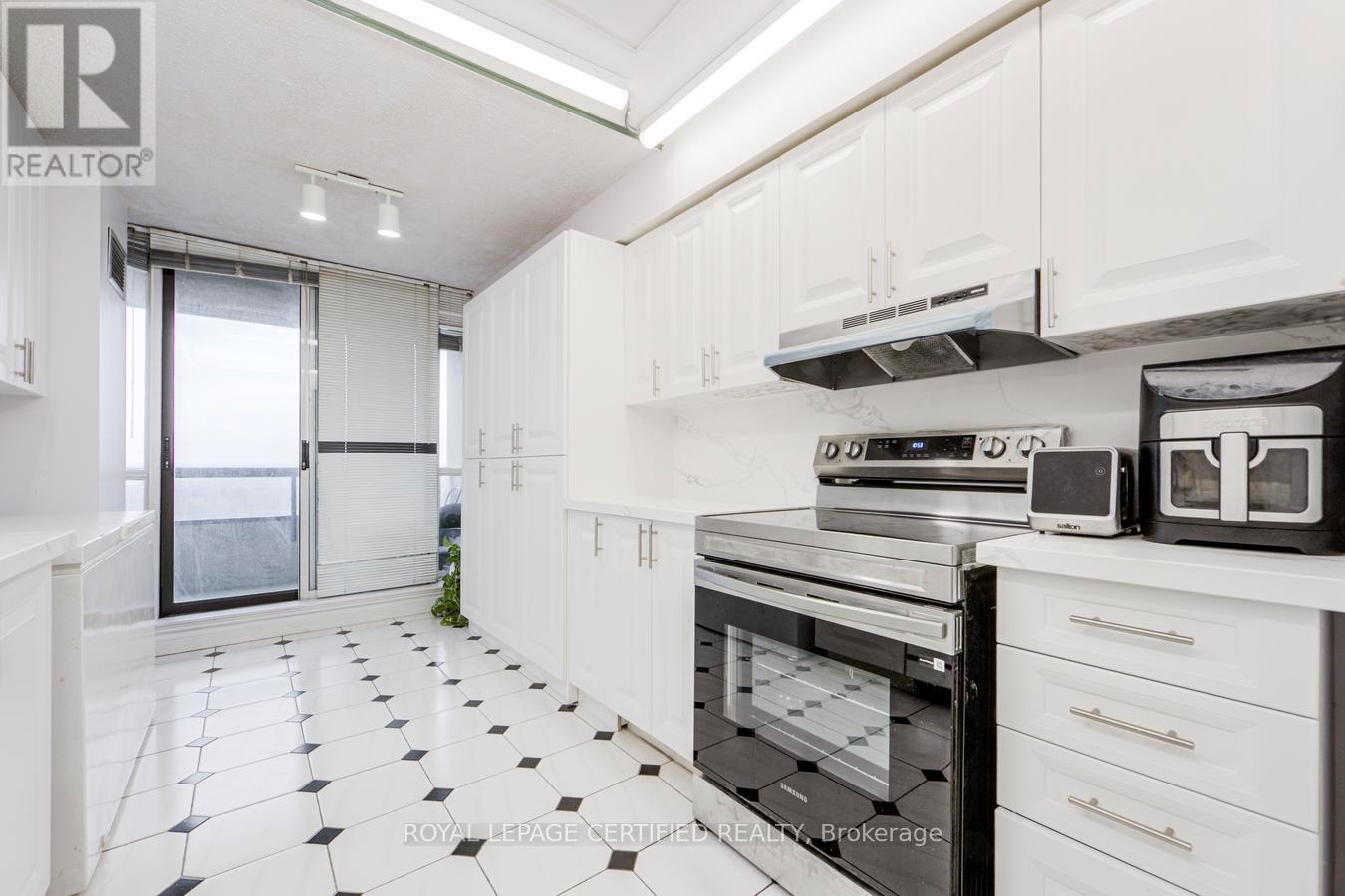 2107 - 22 Hanover Road, Brampton, Ontario  L6S 5K7 - Photo 20 - W12948802