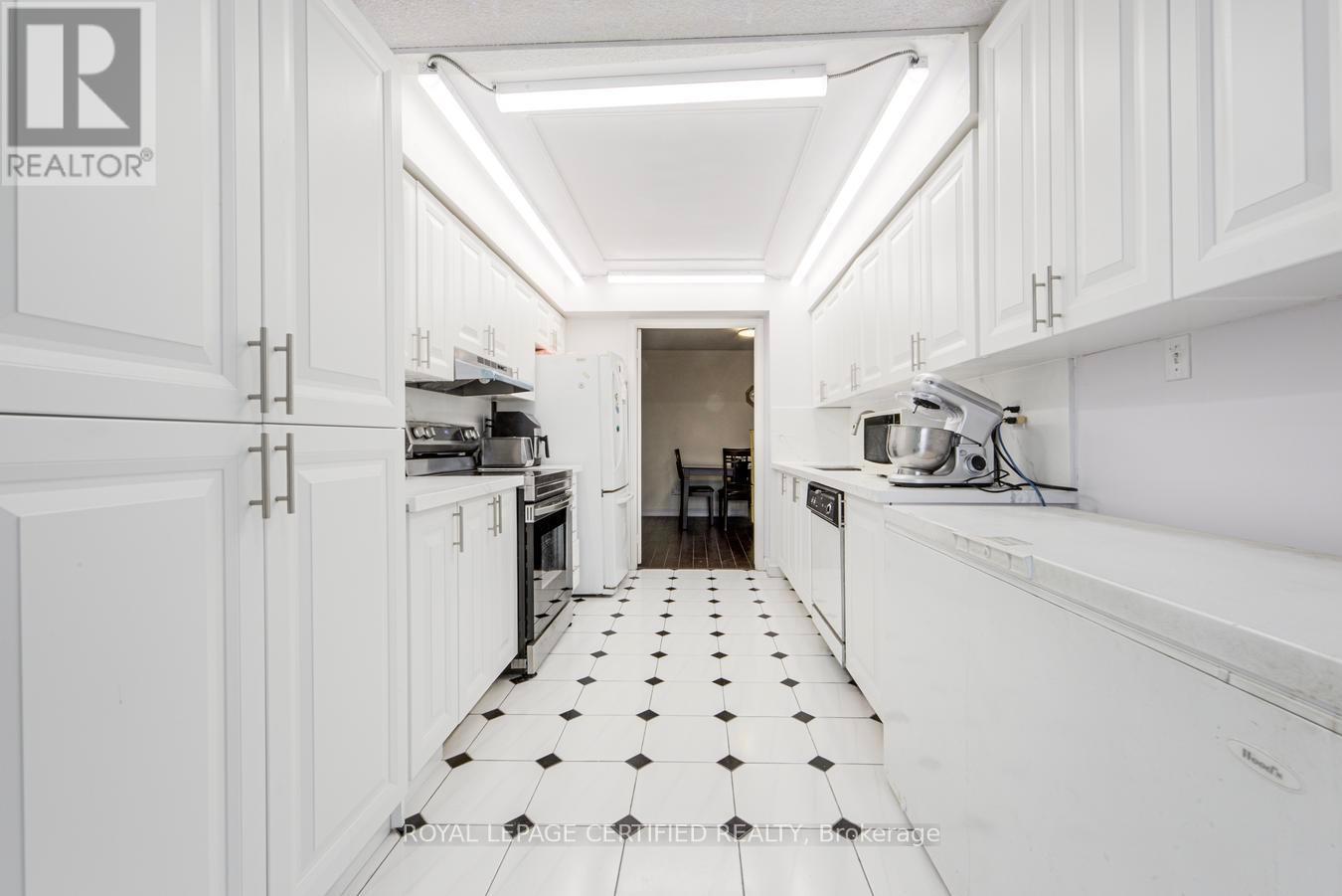 2107 - 22 Hanover Road, Brampton, Ontario  L6S 5K7 - Photo 21 - W12948802