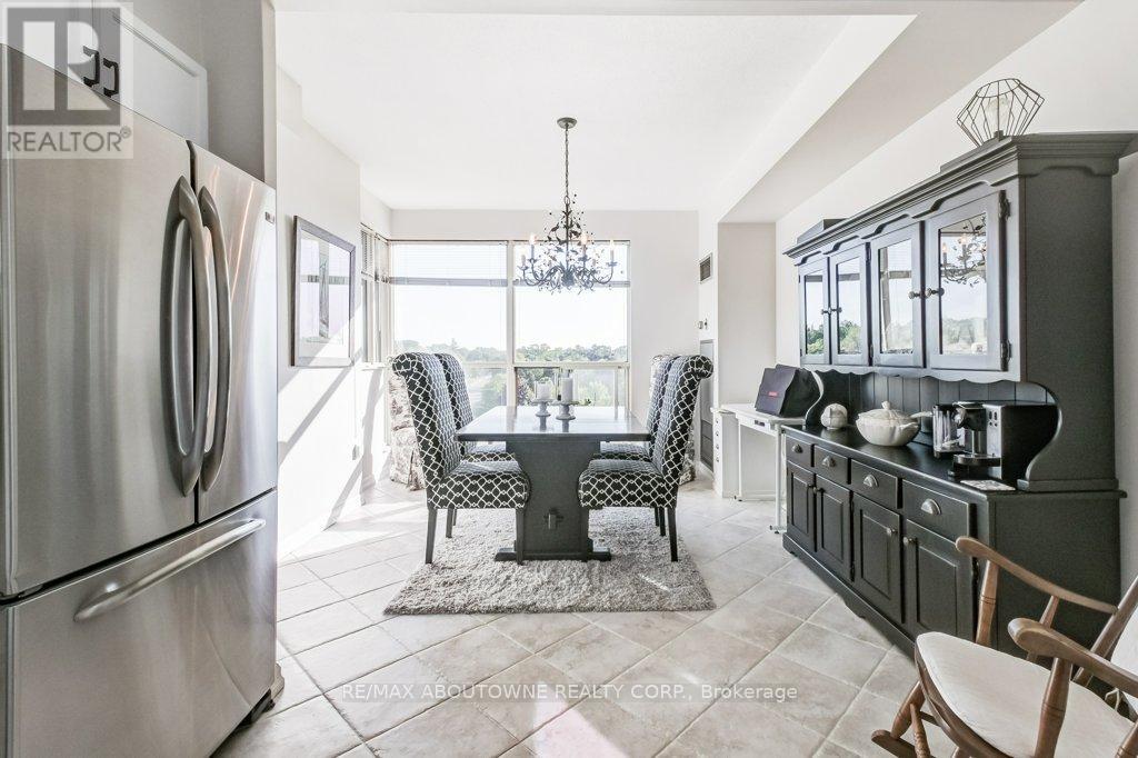 519 - 2511 Lakeshore Road W, Oakville, Ontario  L6L 6L9 - Photo 13 - W12948804