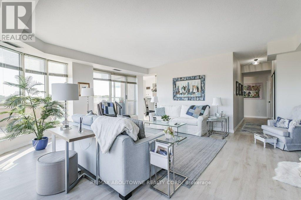 519 - 2511 Lakeshore Road W, Oakville, Ontario  L6L 6L9 - Photo 7 - W12948804