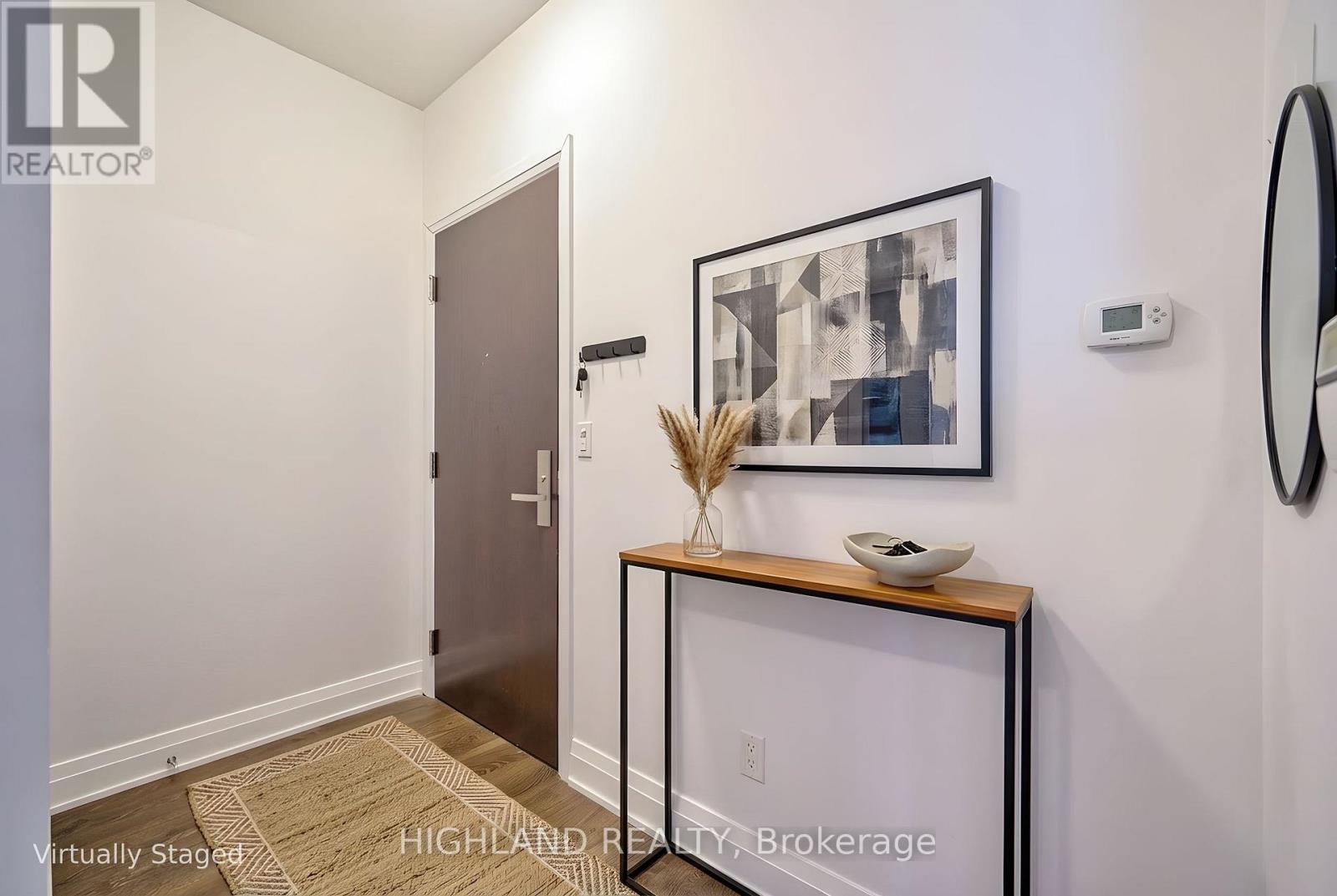 306 - 55 Speers Road, Oakville, Ontario  L6K 0H9 - Photo 3 - W12948818