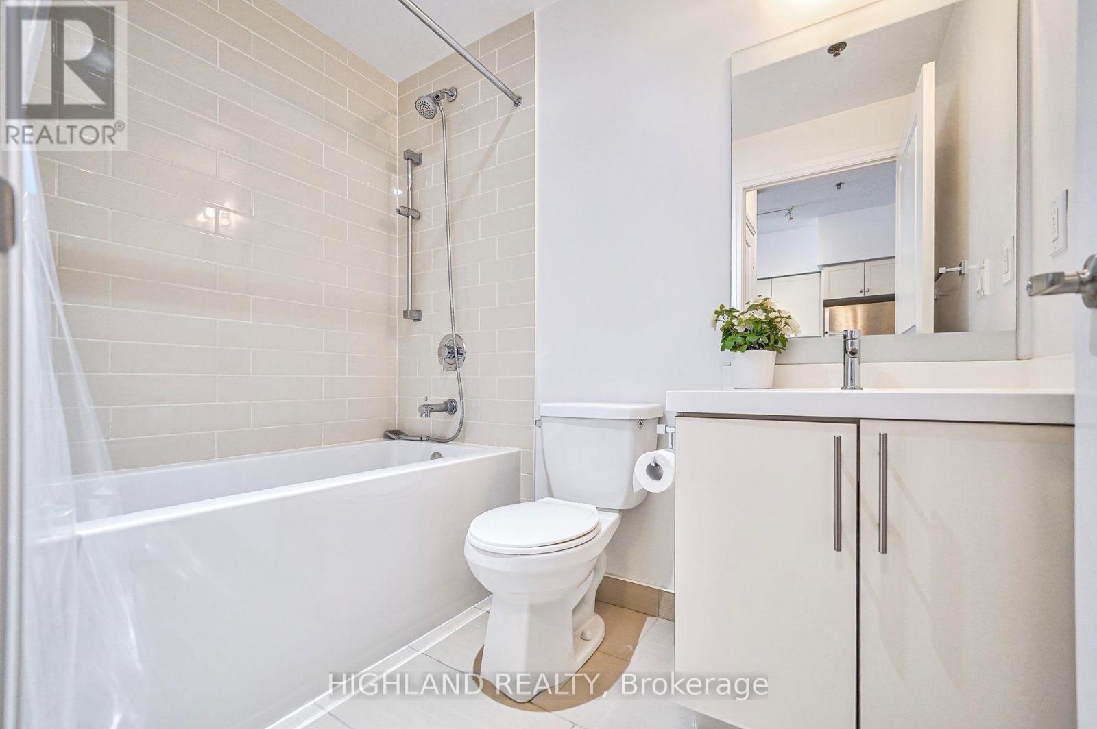 306 - 55 Speers Road, Oakville, Ontario  L6K 0H9 - Photo 8 - W12948818