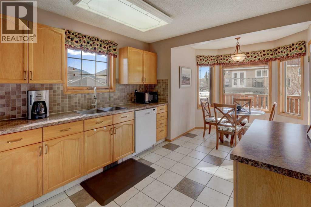 19 Everglade Drive SE, Airdrie, Alberta  T4B 2E9 - Photo 6 - A2290790