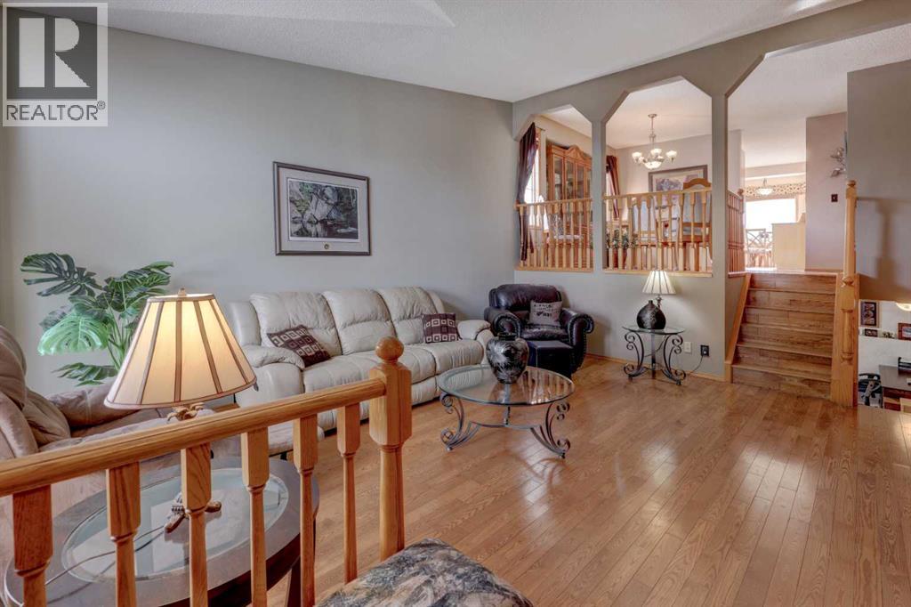 19 Everglade Drive SE, Airdrie, Alberta  T4B 2E9 - Photo 3 - A2290790