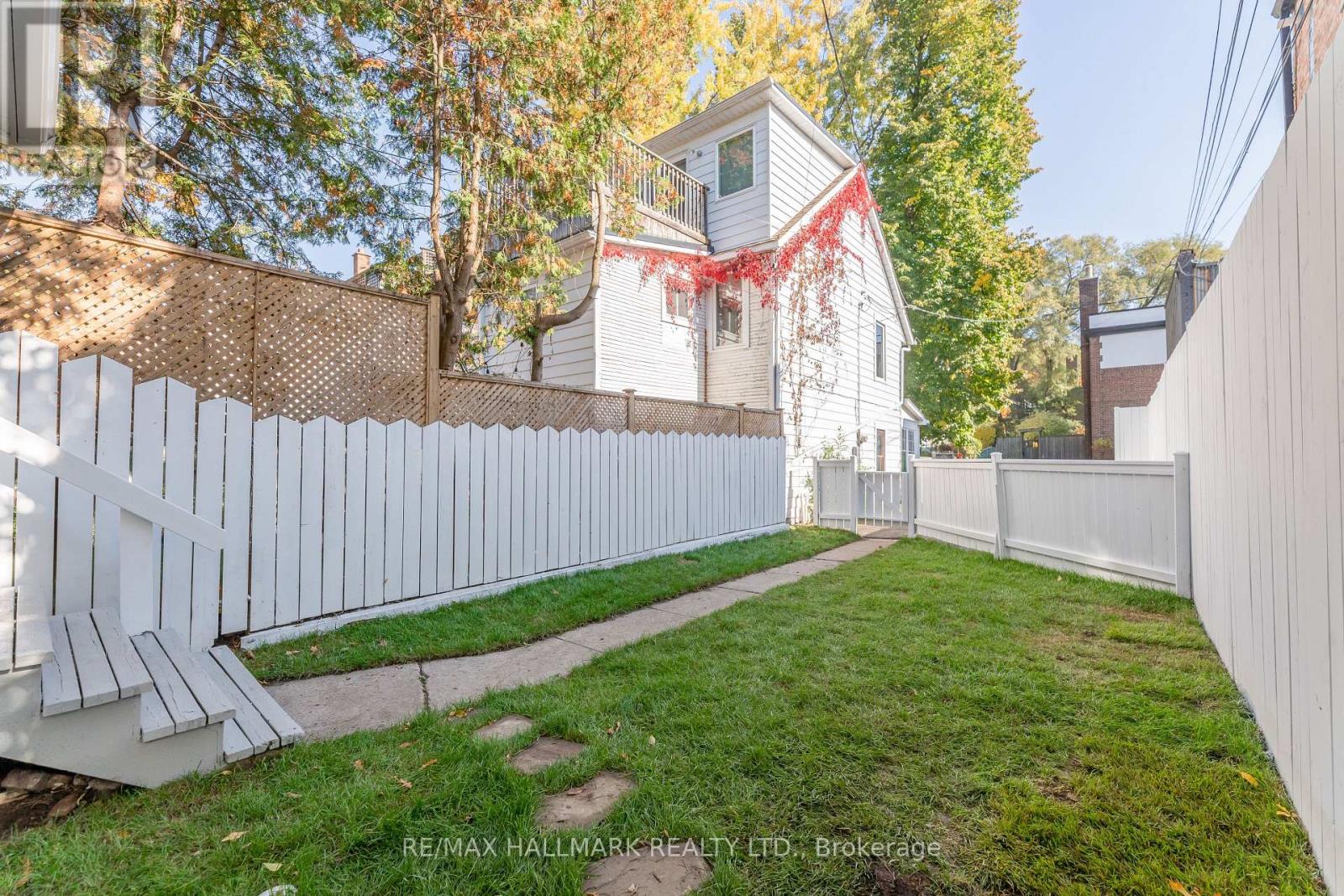 106 Willow Avenue, Toronto, Ontario  M4E 3K3 - Photo 2 - E12834848