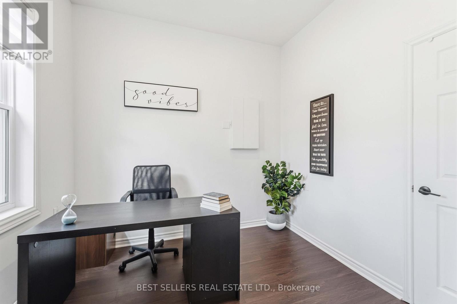 300 East Avenue N, Hamilton, Ontario  L8L 5J5 - Photo 11 - X12948812