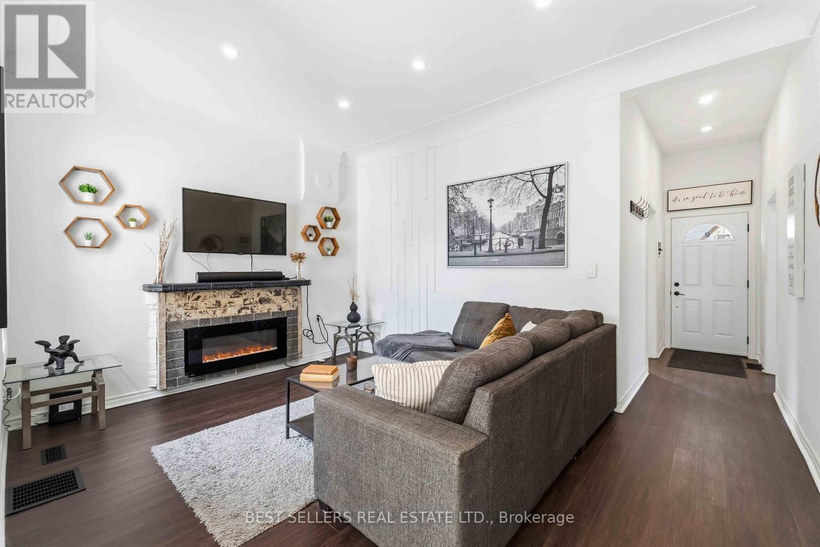 300 East Avenue N, Hamilton, Ontario  L8L 5J5 - Photo 2 - X12948812