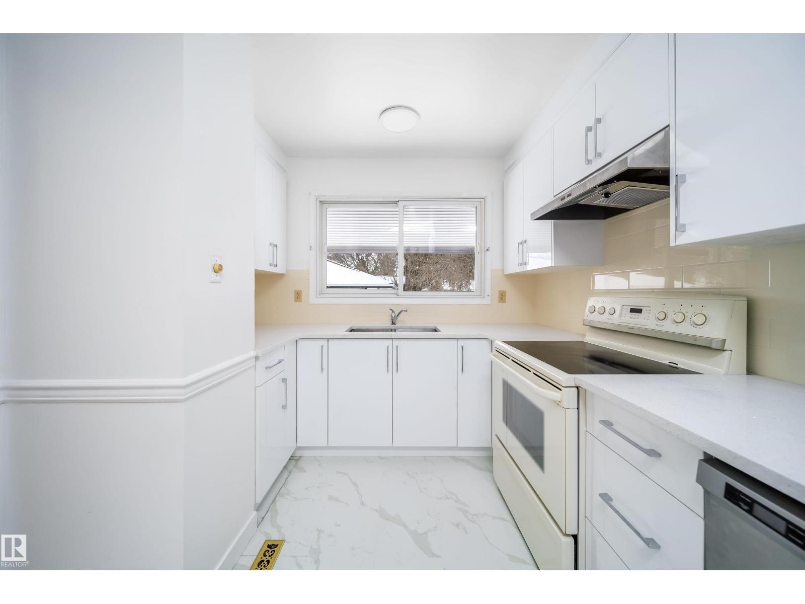 6411 149 Av Nw Nw, Edmonton, Alberta  T5A 1W1 - Photo 1 - E4479963