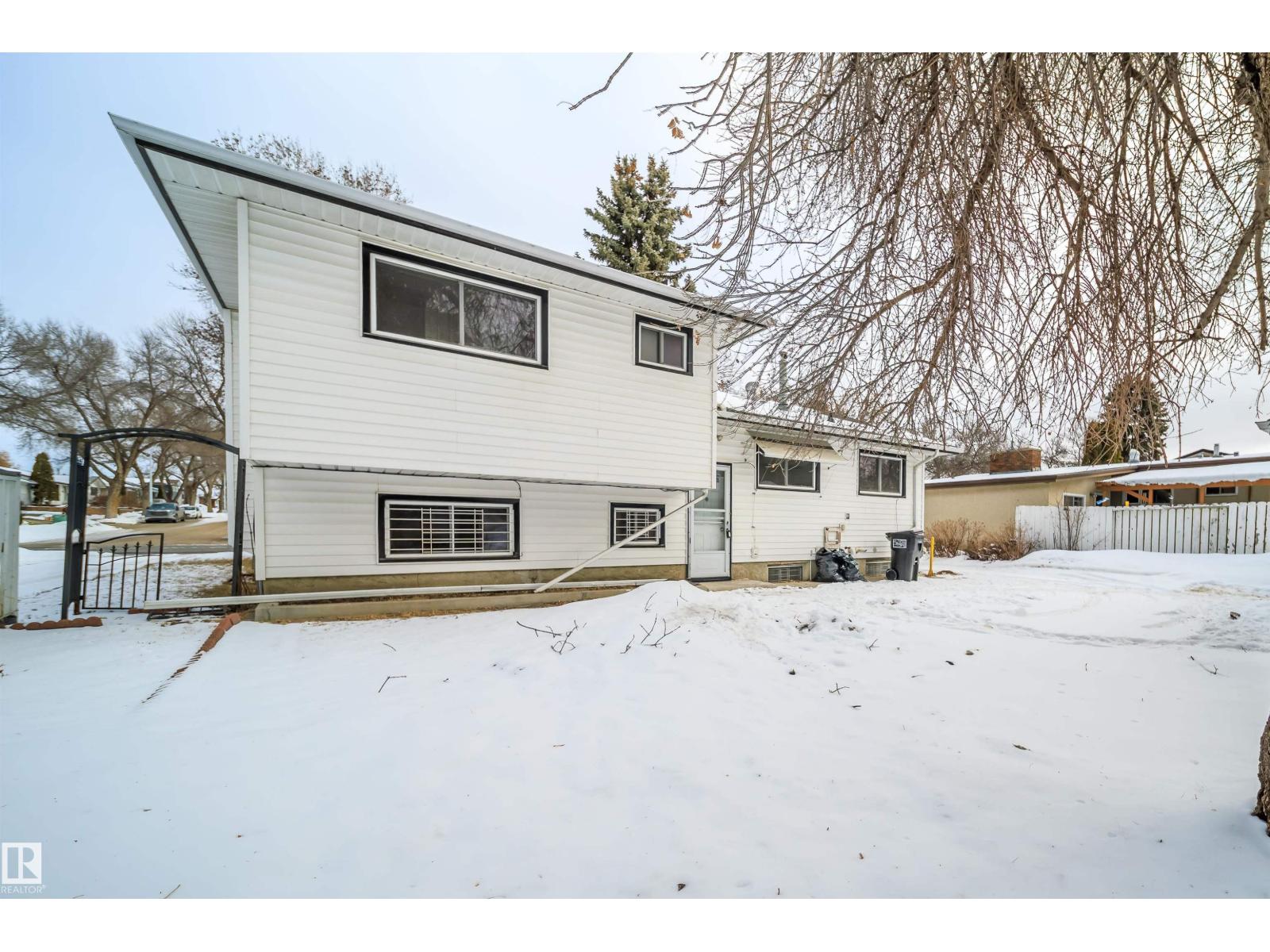 6411 149 Av Nw Nw, Edmonton, Alberta  T5A 1W1 - Photo 2 - E4479963