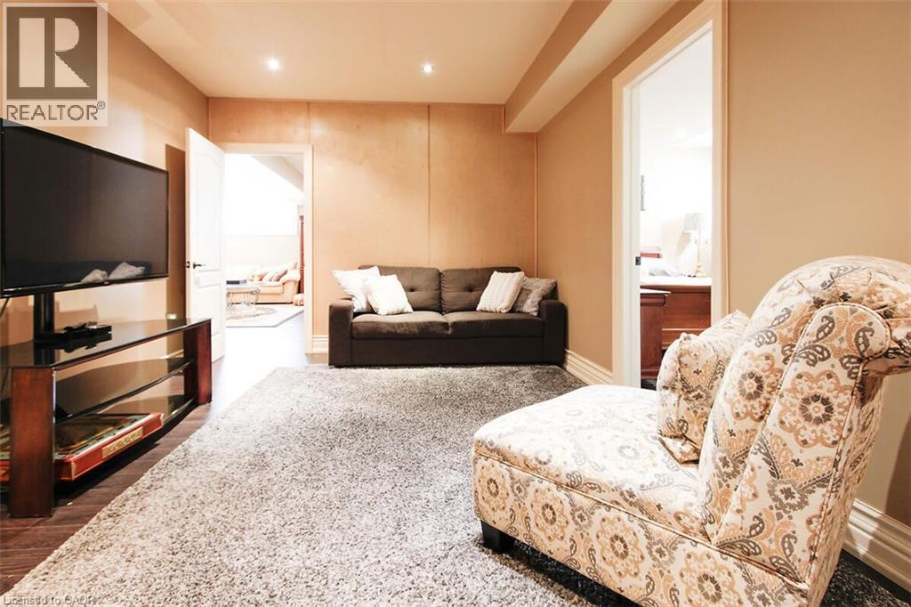 205 Paige Place, Kitchener, Ontario   - Photo 30 - 40817136