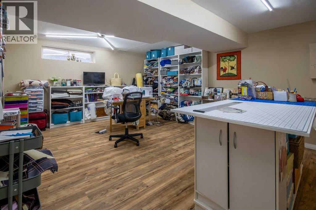 B, 303 Centre Street N, Sundre, Alberta  T0M 1X0 - Photo 34 - A2284925