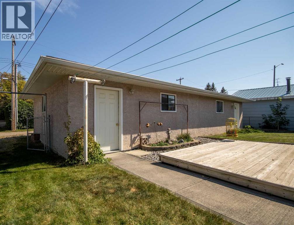 B, 303 Centre Street N, Sundre, Alberta  T0M 1X0 - Photo 40 - A2284925