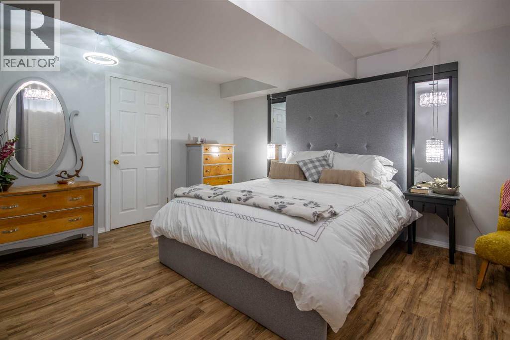 B, 303 Centre Street N, Sundre, Alberta  T0M 1X0 - Photo 31 - A2284925