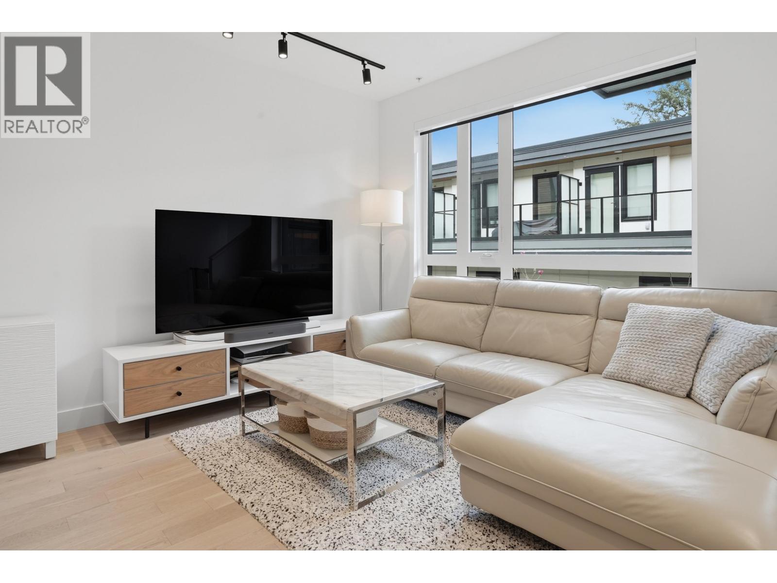 3960 Dumfries Street, Vancouver, British Columbia  V5N 0J1 - Photo 9 - R3105106